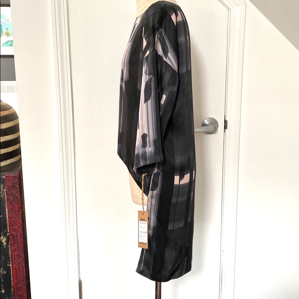 NWT!! Washable Silk Hi-Lo Top - Picture 2 of 7